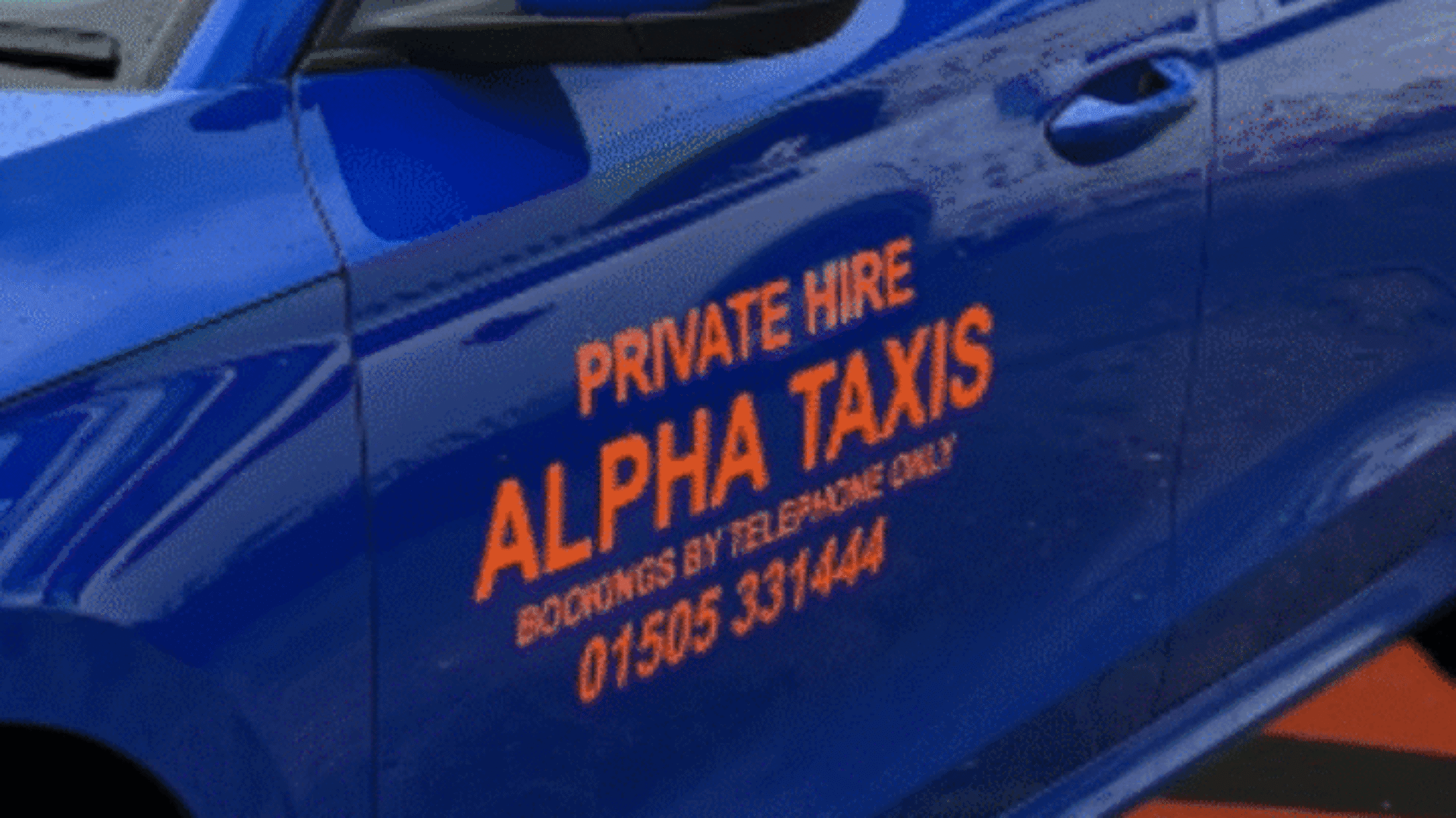Alpha Taxis Johnstone – 01505 331 444 / 01505 335 858